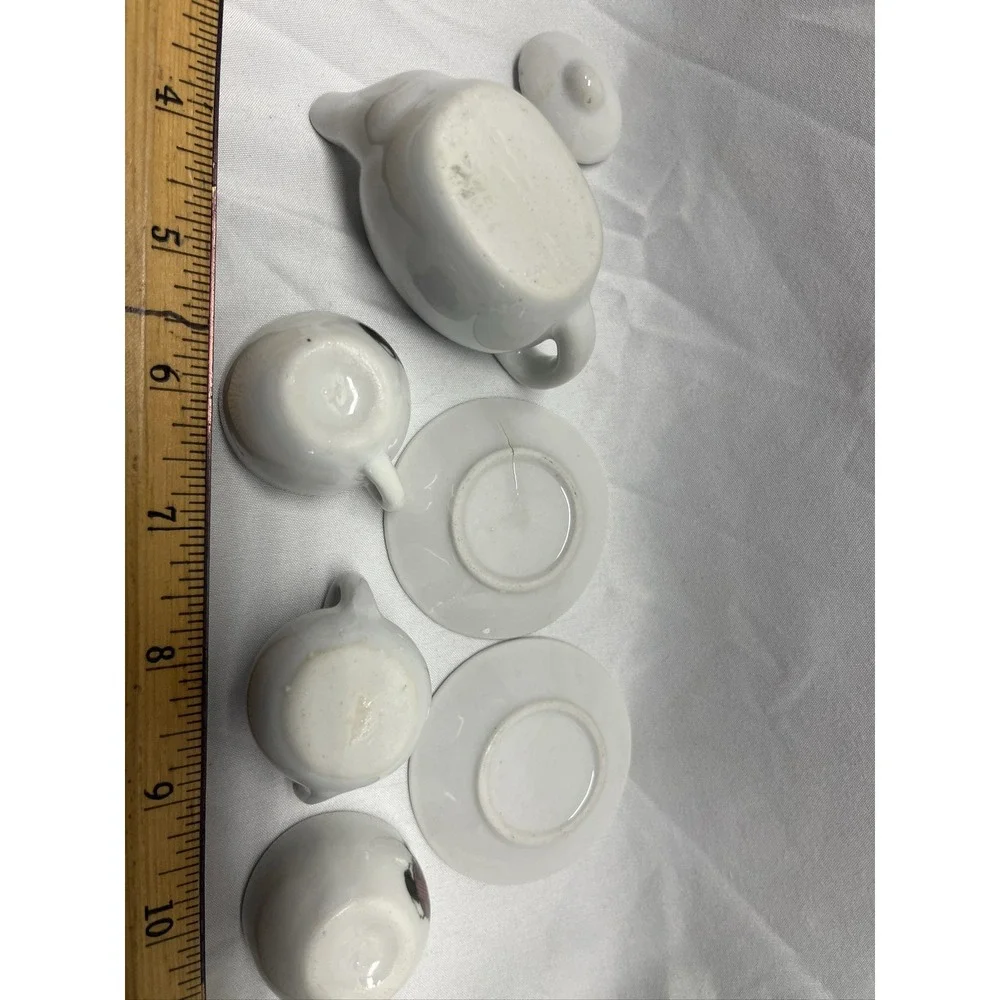 Miniature Porcelain Tea‎ Set Japan Cat with Yarn Teapot Cups Saucers